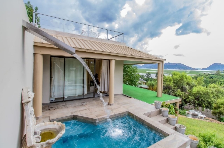 5 Bedroom Property for Sale in Meerhof North West